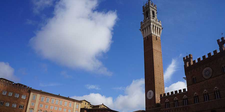 torre-del-mangia-tower-main-square-siena-tuscany-camino-to-rome